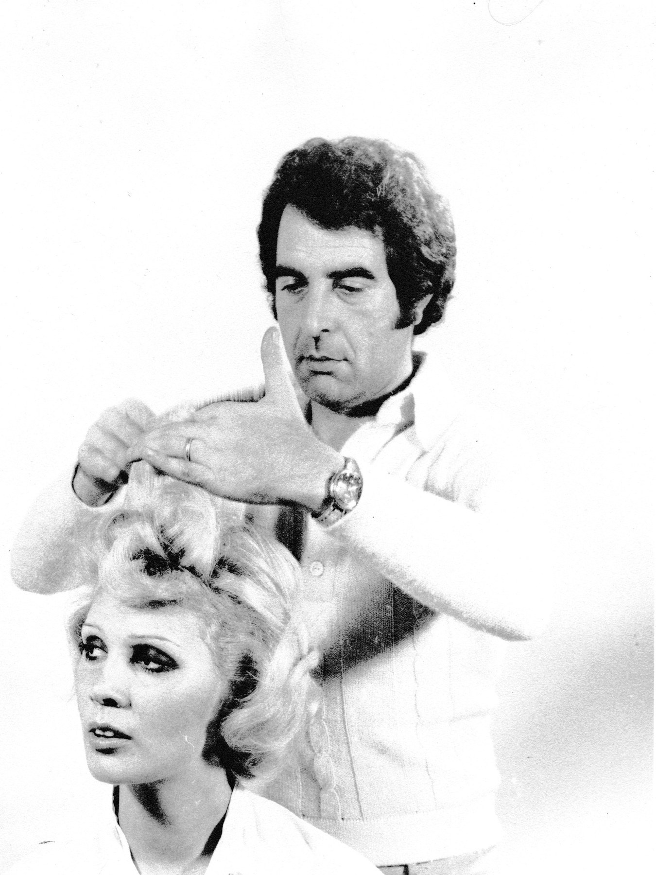 Pino Capasso a lavoro su di un taglio.